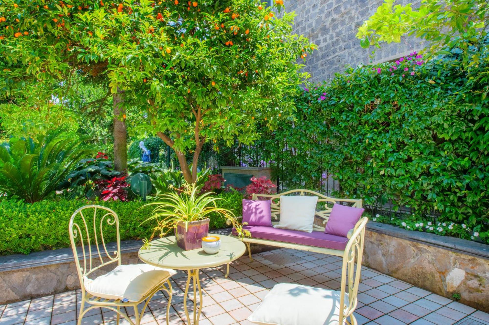 Sorrentovibes - Villa In Sorrento Center With Gardens And Outdoor Space ภายนอก รูปภาพ