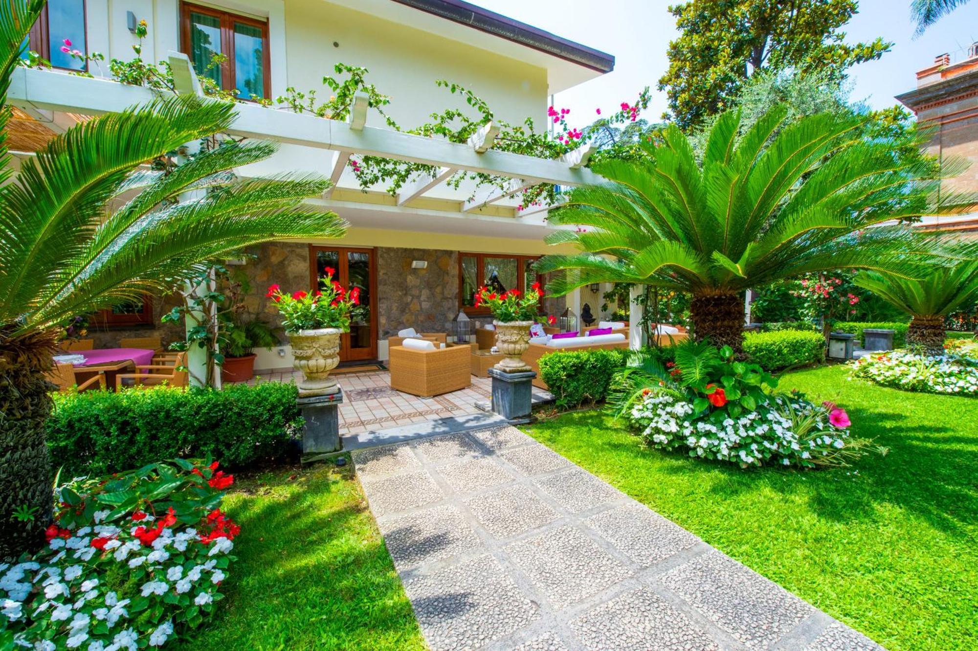 Sorrentovibes - Villa In Sorrento Center With Gardens And Outdoor Space ภายนอก รูปภาพ